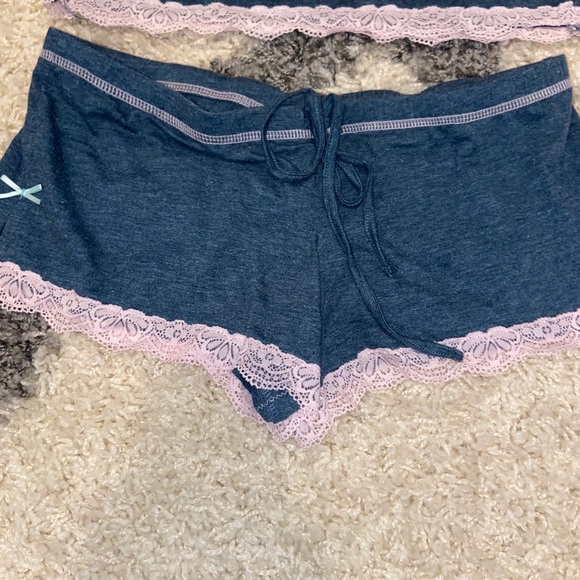 pj set - Picture 2 of 4